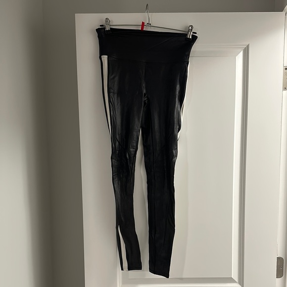 Spanx Faux Leather Legging white Stripe Medium - Picture 2 of 5